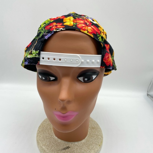 NWOT Era 9Fifty Yankees Floral Cap - Picture 4 of 7